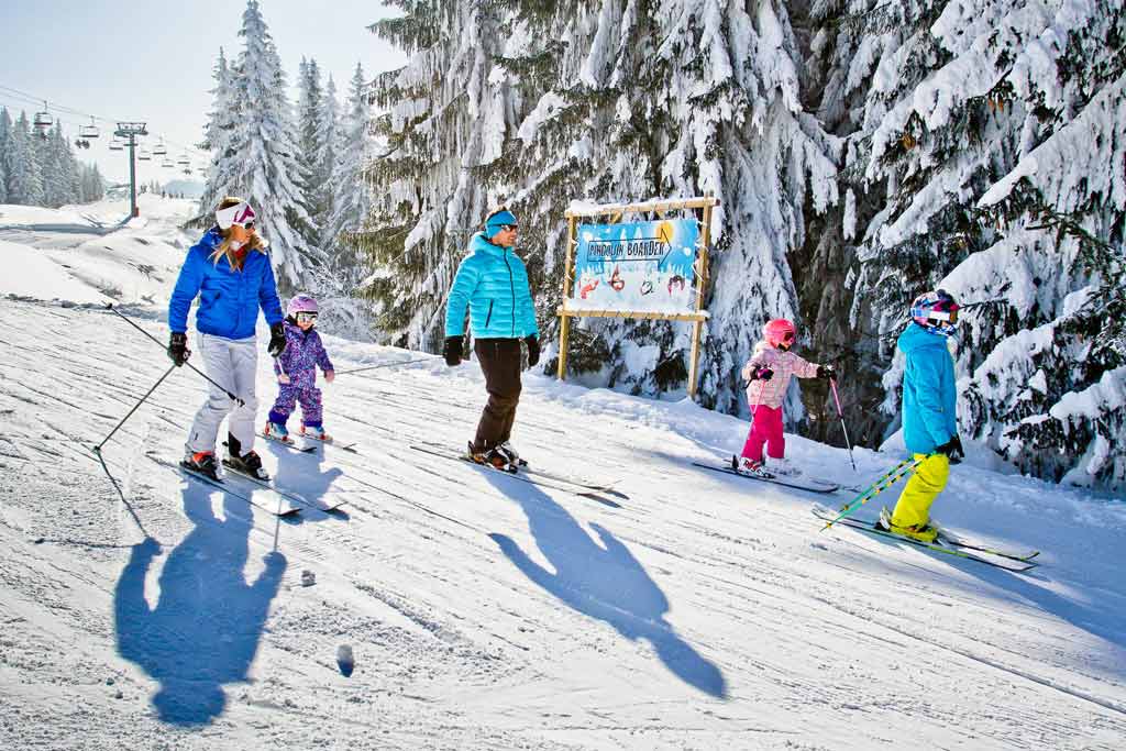 family-skiing-in-morzine-at-christmas