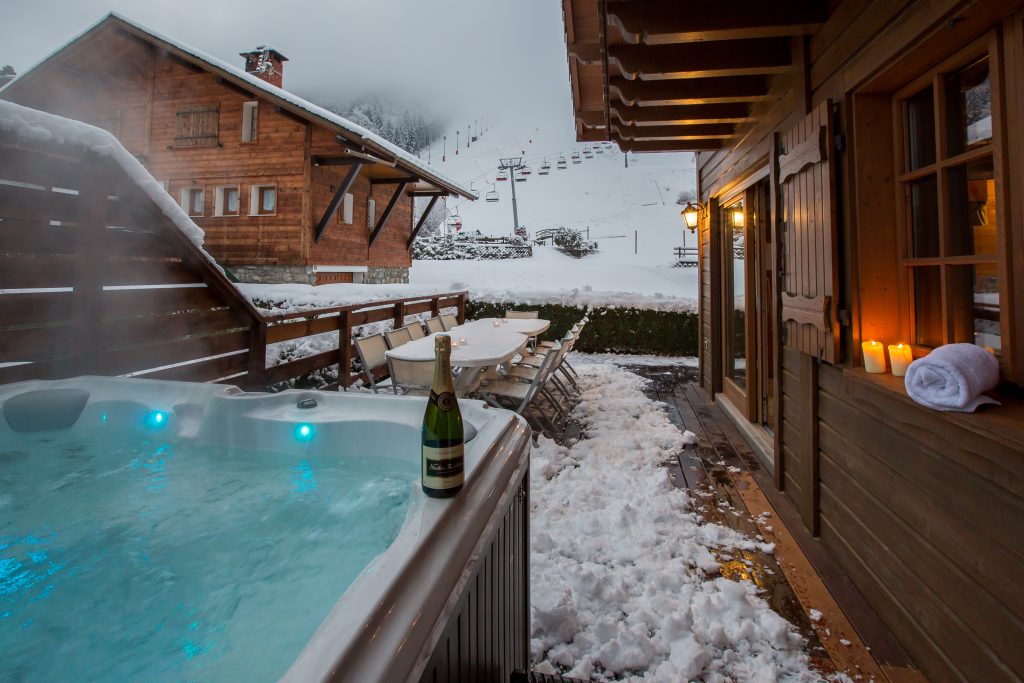 G Chalet Carving – winter 2